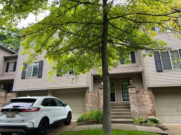 7072 Colonial Oaks Dr #1, Waterford, MI 48327