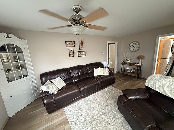 3rd image of 602 6th St