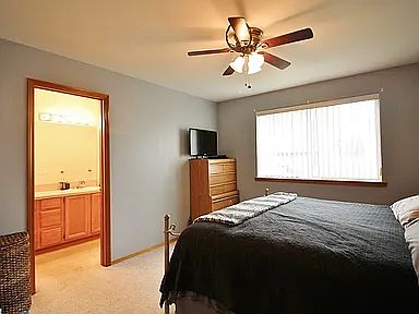 2nd image of 2833 Monarch Ln