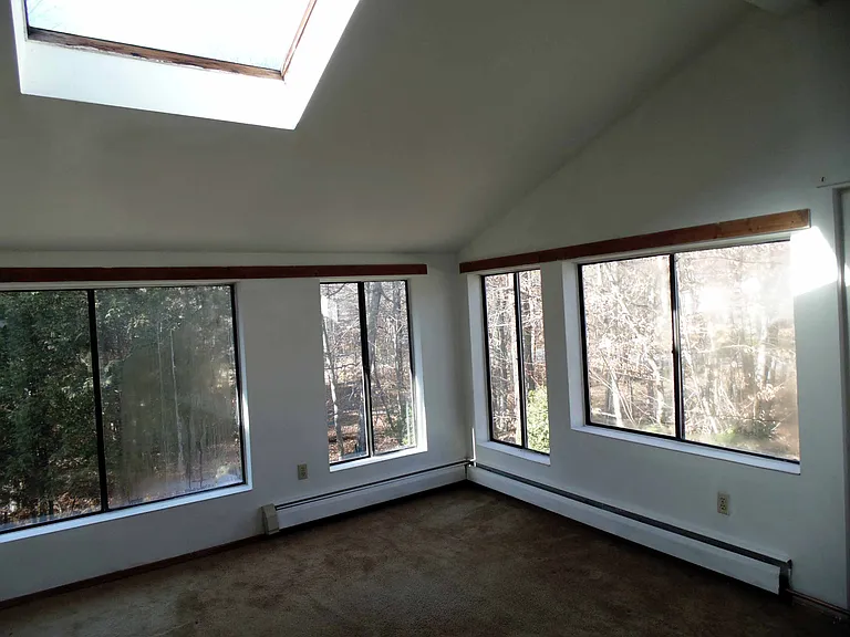 Stony Hollow Dr — Photo 6