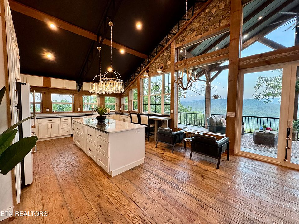 13th image of 550 Steer Creek Rd