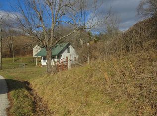 7006 Lacy Creek Rd, Campton, KY 41301