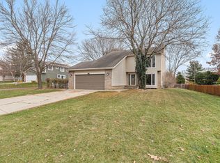 1850 Grasmere Ln, Wixom, MI 48393