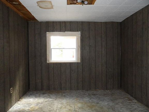 5th image of 387 Goguac St W