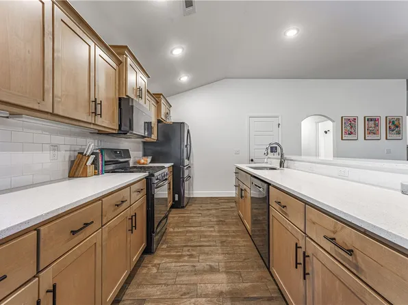 2303 Carper Ln, Pea Ridge, AR 72751