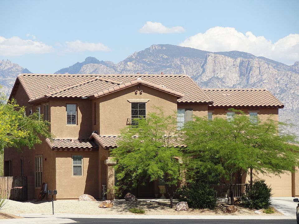 4100 sq ft with Views!!!