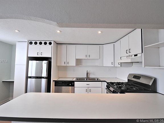 3rd image of 844 Euclid Ave #First
