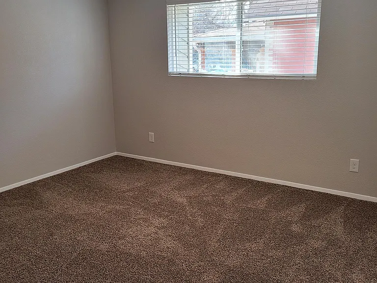 806 W Brumback St — Photo 10