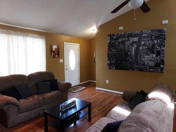 2nd image of 1 Yucca Dr
