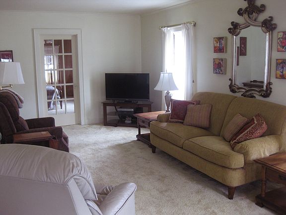2nd image of 118 N Morgan St