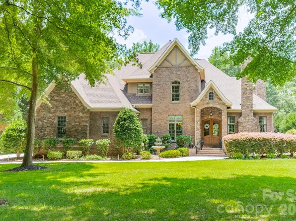 215 Blue River Rd, Clover, SC 29710
