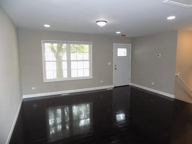 852 Lily Cache Ln — Photo 3