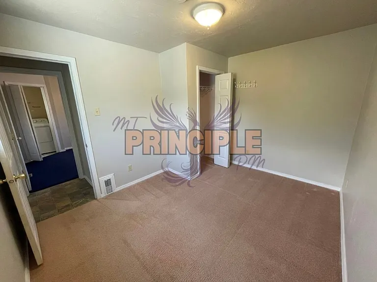 2021 Johns Ave — Photo 12