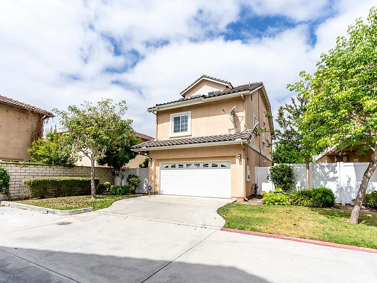 10623 Mona Way — Photo 39