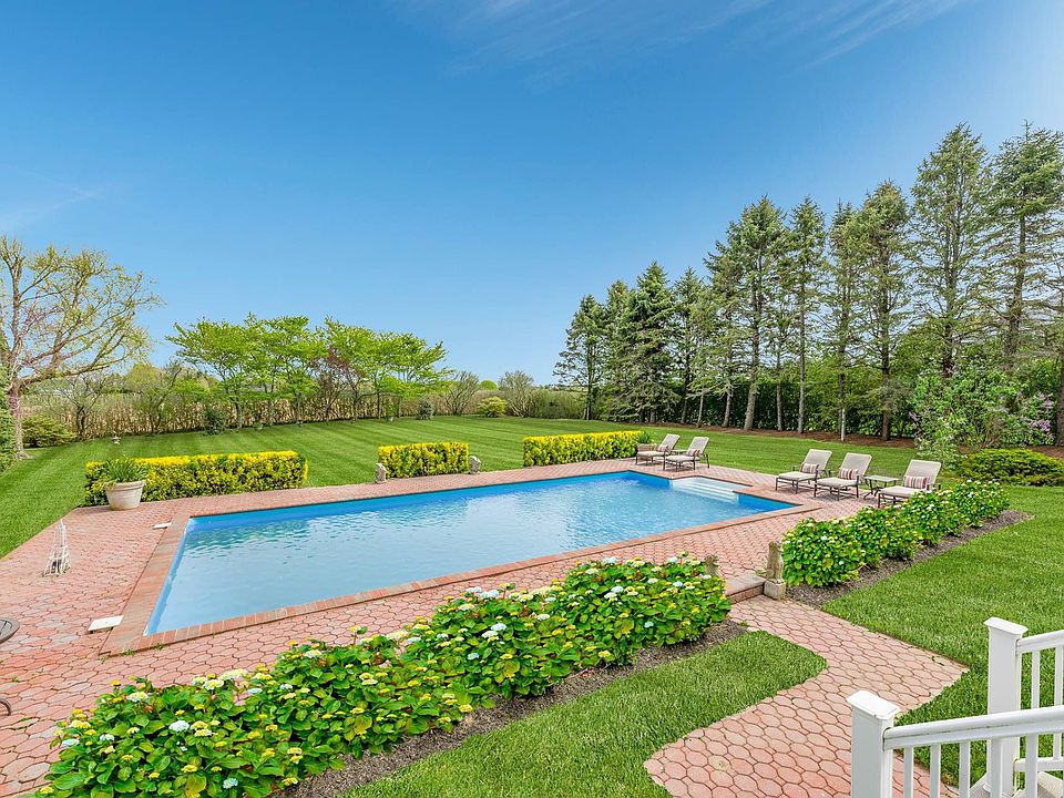 1st image of 11 Millfarm Ln