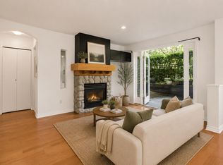 993 Lynn Valley Rd, North Vancouver, BC V7J1Z6