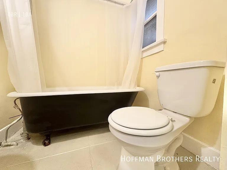 1032 Albany St #14 — Photo 8