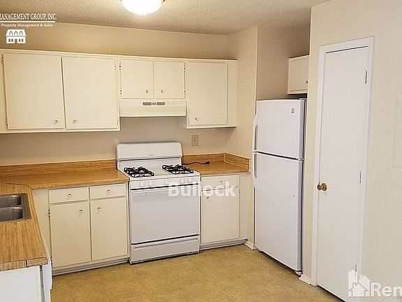 5th image of 2914 Spruce Cir
