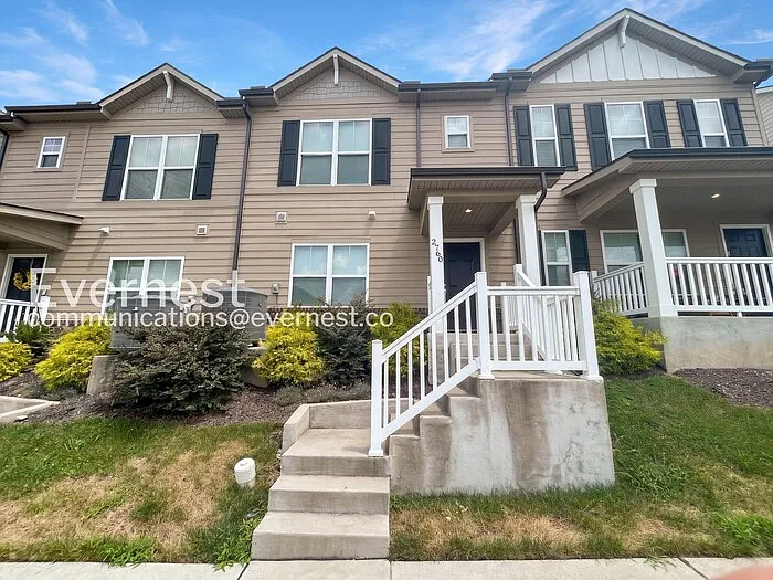 3 bed, 3.0 bath, 1486 sqft, $1,995 — Photo 2