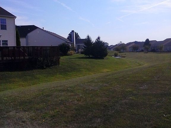 4th image of 1154 Halifax Ct