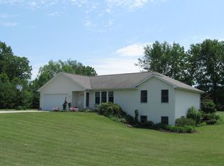 2571 E Wilcox Rd, Warsaw, IN 46580