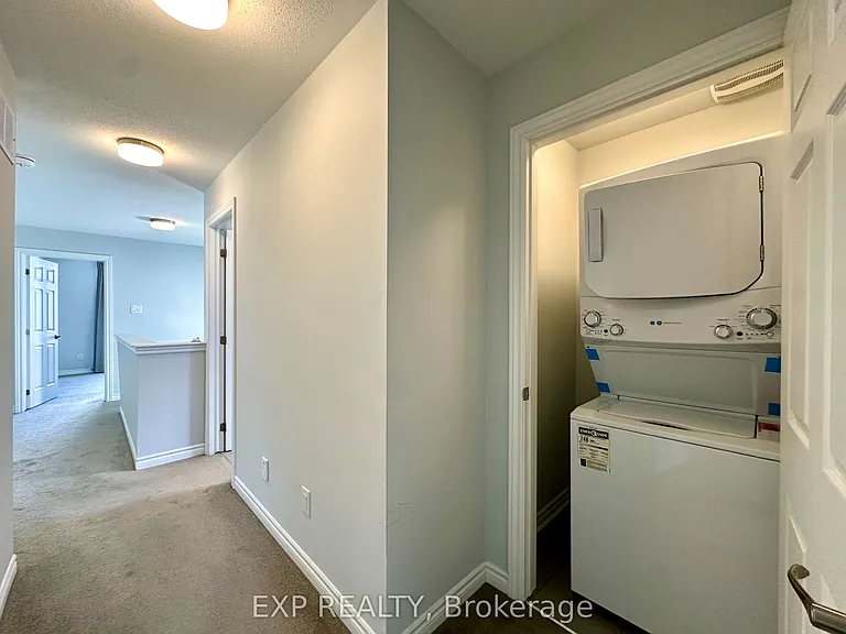 823 Regulus Rdg — Photo 22