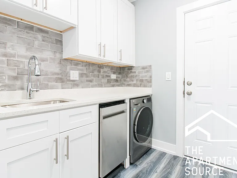 3824 N Greenview Ave #2W — Photo 9