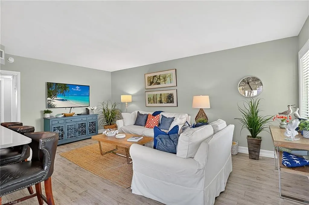 2 bed, 1.0 bath, 760 sqft, $6,400 — Photo 4