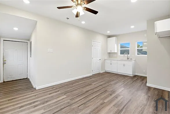 2 bed, 900 sqft, $1,200 — Photo 4