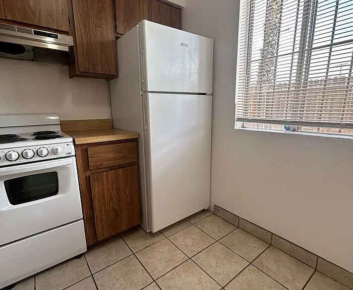 2767 N Edith Blvd — Photo 10