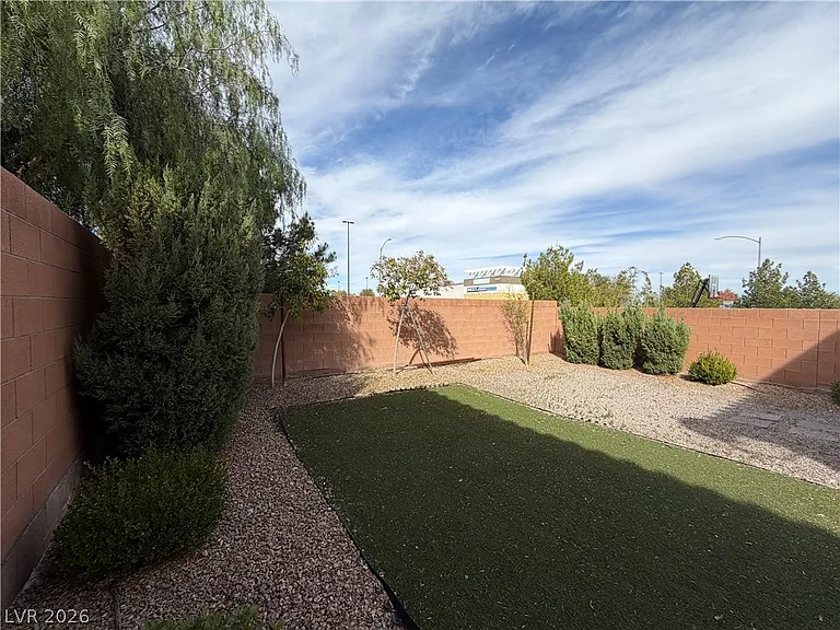 9386 Barcolobo Ave — Photo 34