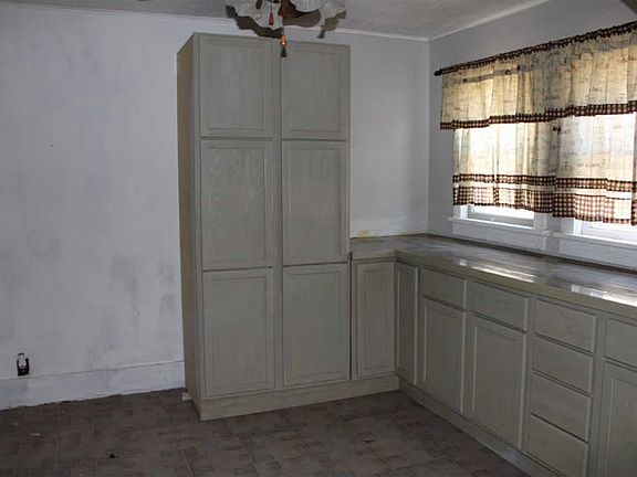 4th image of 600 N High St