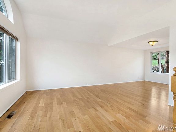 3rd image of 2404 21st Avenue Ct SE