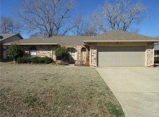 1725 Ridgeway Dr, Yukon, OK 73099