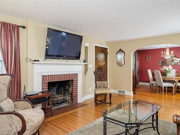 4th image of 140 Berryman Dr