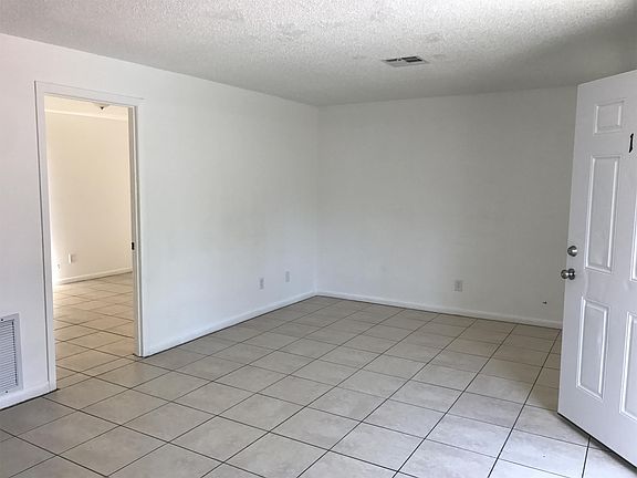 4th image of 555 13th Pl APT 05