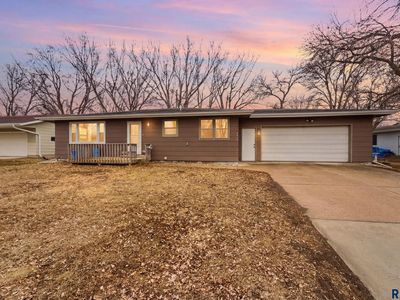 1916 E Sylvan Cir, Brandon, SD, 57005