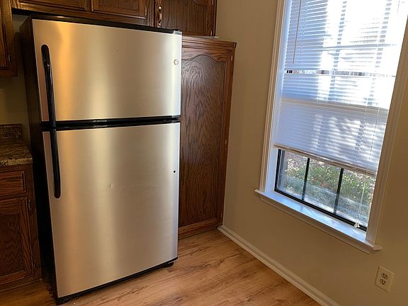 5th image of 6882 Maury Dr