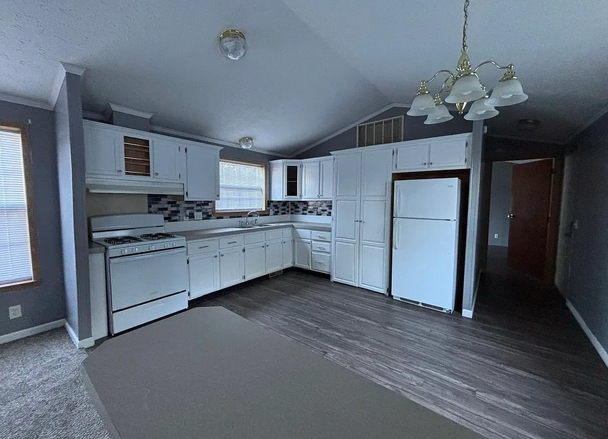 3 bed, 1216 sqft, $1,300 — Photo 3