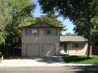 7290 Stonehouse Cir, Reno, NV 89511