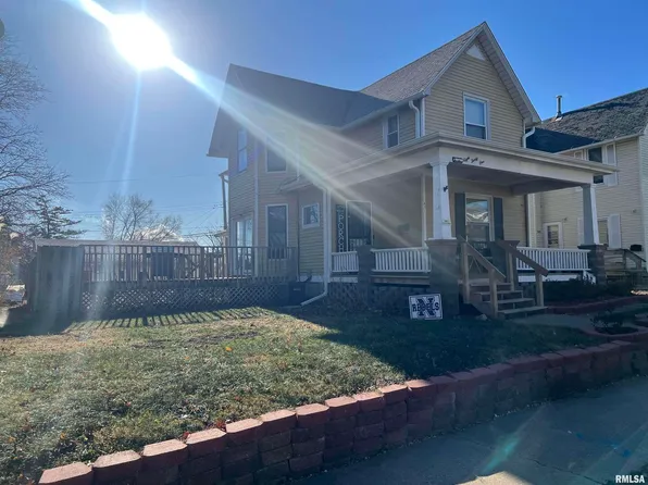 831 14th Ave S, Clinton, IA 52732