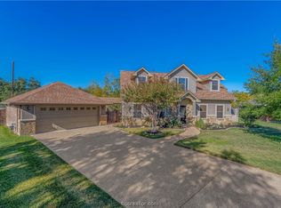 6105 Canterbury Dr, Bryan, TX 77802