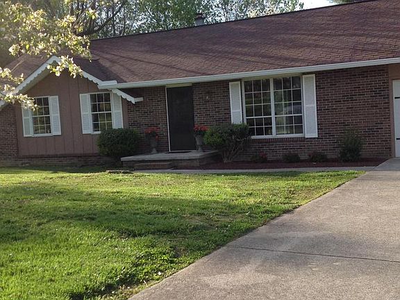 2nd image of 5821 Wooded Acres Dr