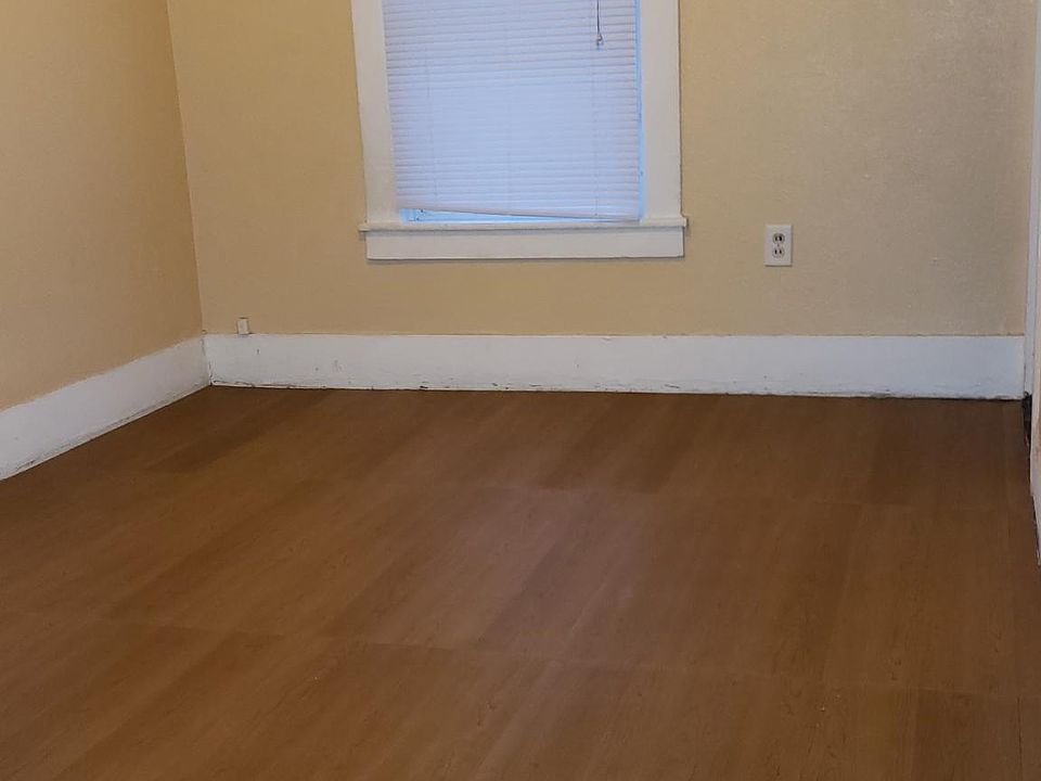 2nd image of 525 5th Ave SE #1