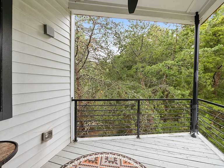 682 Barnett St NE — Photo 31