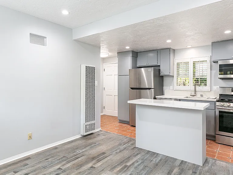 533 Sturtevant Dr #1/2 — Photo 6