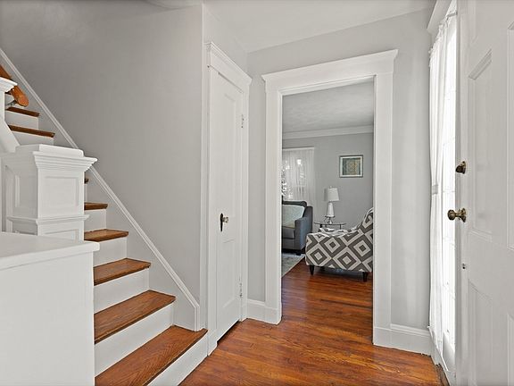 4th image of 34 Blue Hill Terrace St