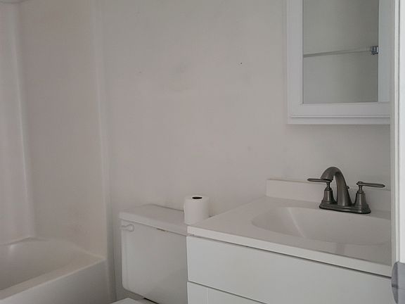 5th image of 785 Schaeffer St NE #785