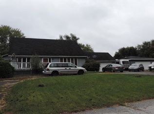 601 Moraine Rd, Chesterton, IN 46304