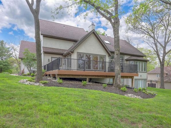 4411 N Mulberry Dr, Kansas City, MO 64116